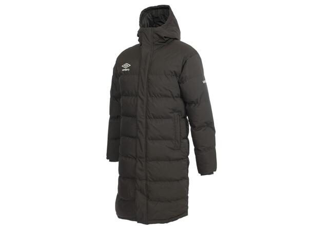 UMBRO Long Coach Jacket Jr Sort 164 Funksjonell lang vattert klubbjakke 