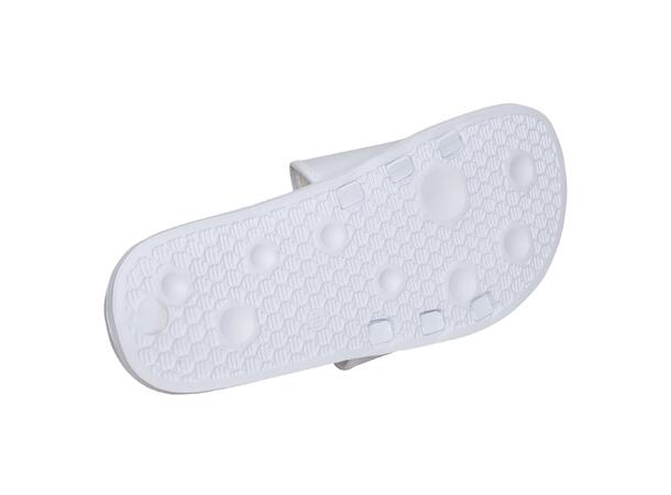 UMBRO Core Slippers Hvit 40 Funksjonelle og komfortable slippers 
