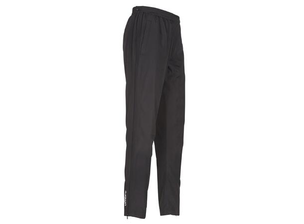 UMBRO Core Woven FZ Pant Sort XS Microfiberbukse med glidelås langs siden 