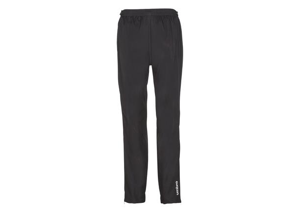 UMBRO Core Woven FZ Pant Sort M Microfiberbukse med glidelås langs siden 