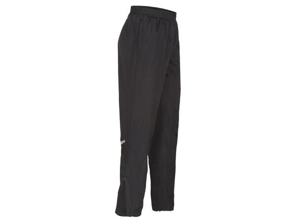 UMBRO Core Woven Pant Sort XL Lett bukse i microfiber 