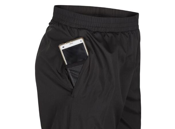 UMBRO Core Woven Pant Sort XL Lett bukse i microfiber 
