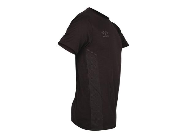 UMBRO Core Tech Tee Sort XXL Behagelig trenings t-skjorte 
